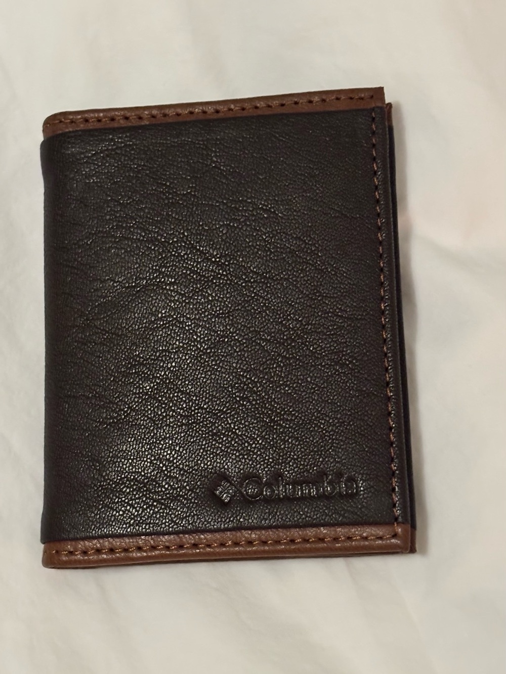 Columbia Brown and Tan Leather Card Holder Wallet